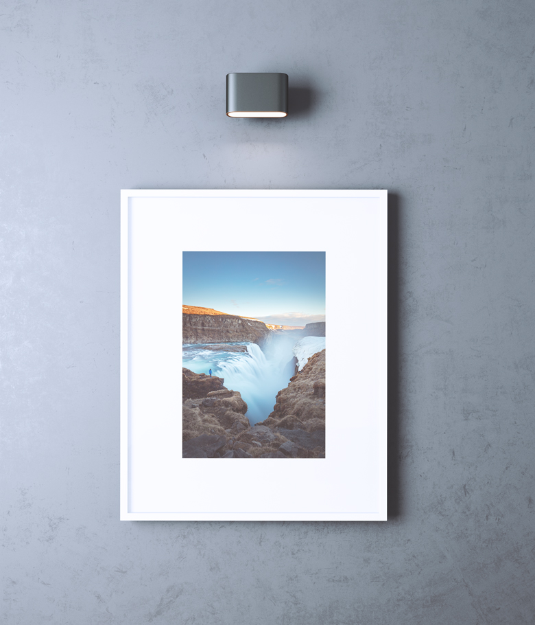 Download Single Wall Picture Frame Mockup